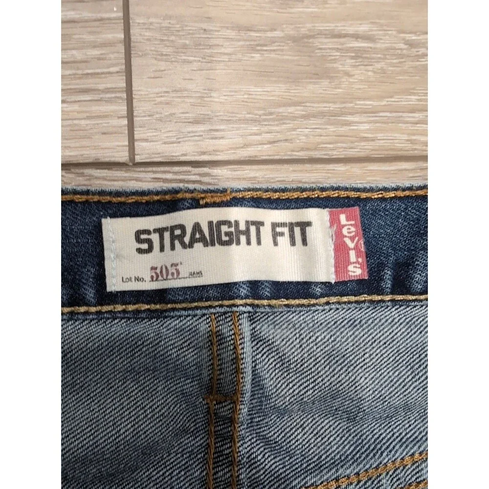 LEVI'S 505 MEN'S BLUE JEANS Regular Straight  in Size 42X32 Dark Wash EUC